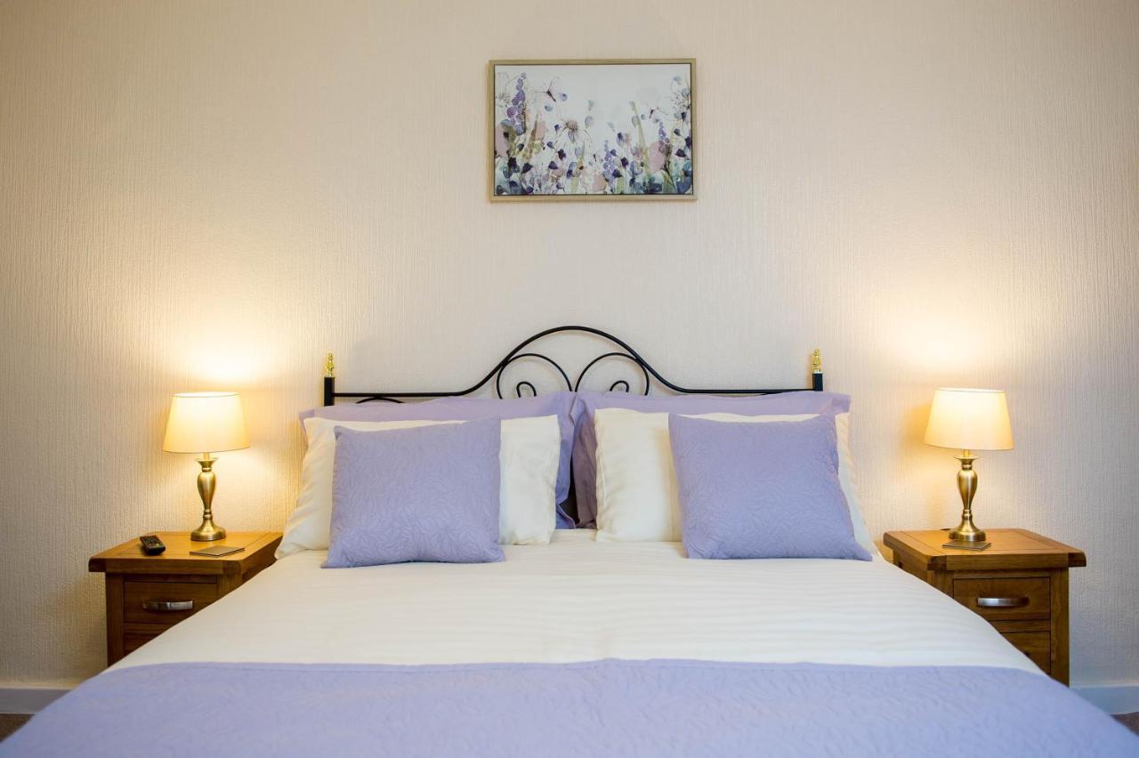 Awel Taf- Central Cottage Ideal For Families, With Parking セント・クリアーズ エクステリア 写真