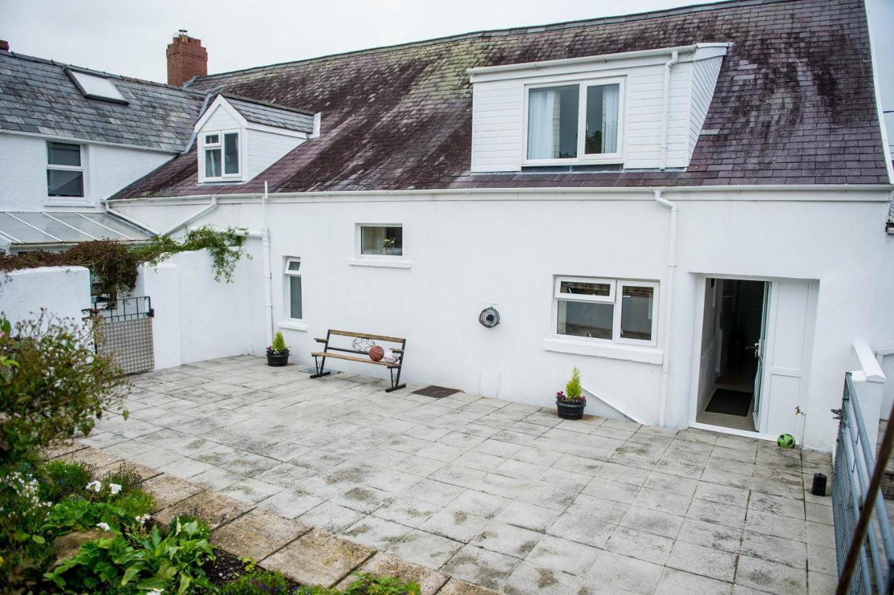 Awel Taf- Central Cottage Ideal For Families, With Parking セント・クリアーズ エクステリア 写真
